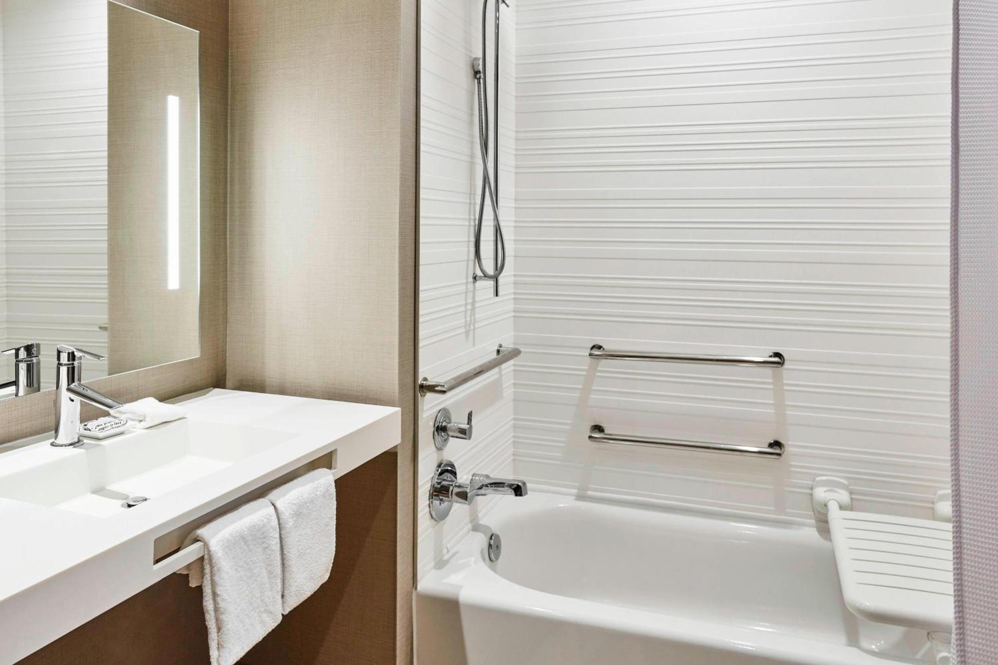 Ac Hotel By Marriott Cincinnati At The Banks Exterior foto